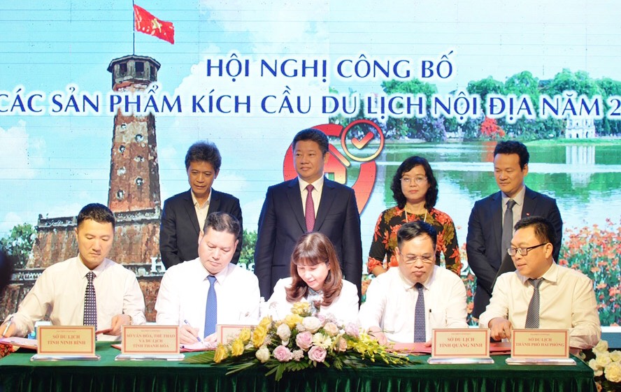 Lễ ký kết hợp tác và phát triển du lịch giữa các cơ quan quản lý nhà nước của 5 tỉnh, thành phố: Hà Nội - Hải Phòng - Quảng Ninh - Ninh Bình - Thanh Hóa.